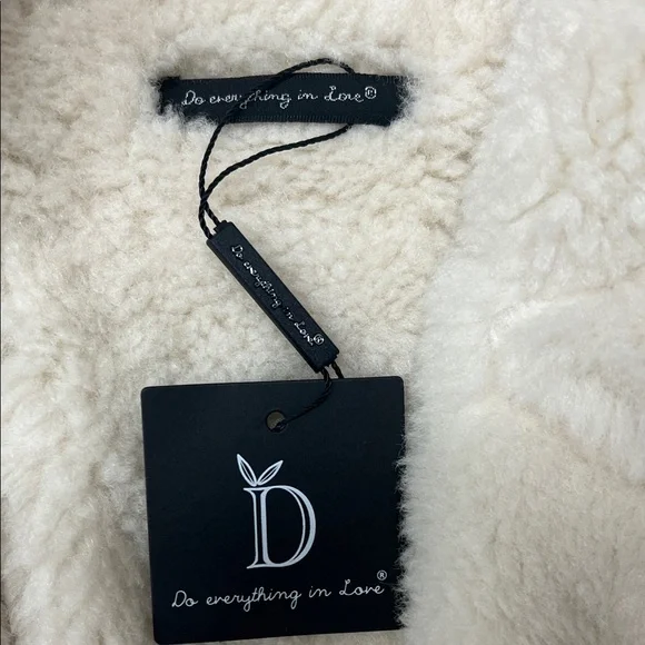 NWT Brown and Cream Faux Shearling Vest - Picture 2 of 4